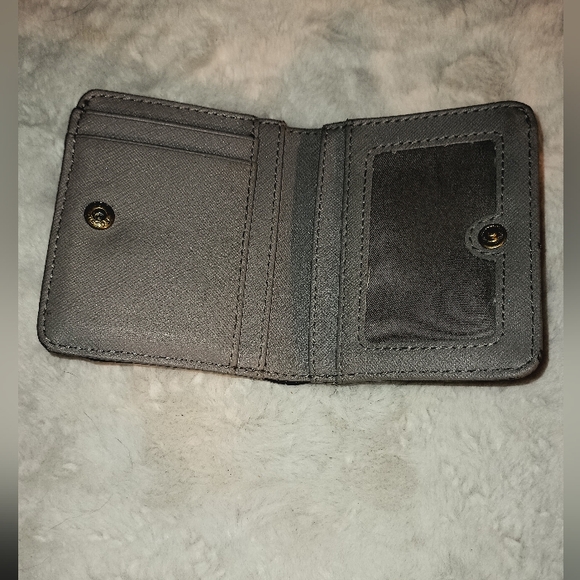 Fossil Black Leather Bi-Fold Wallet (Vintage 1984) - Picture 4 of 8